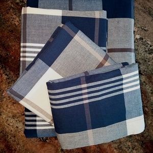 COPY - 3pc IKEA Kustruta F/Q Duvet & 2 Shams 84x83"